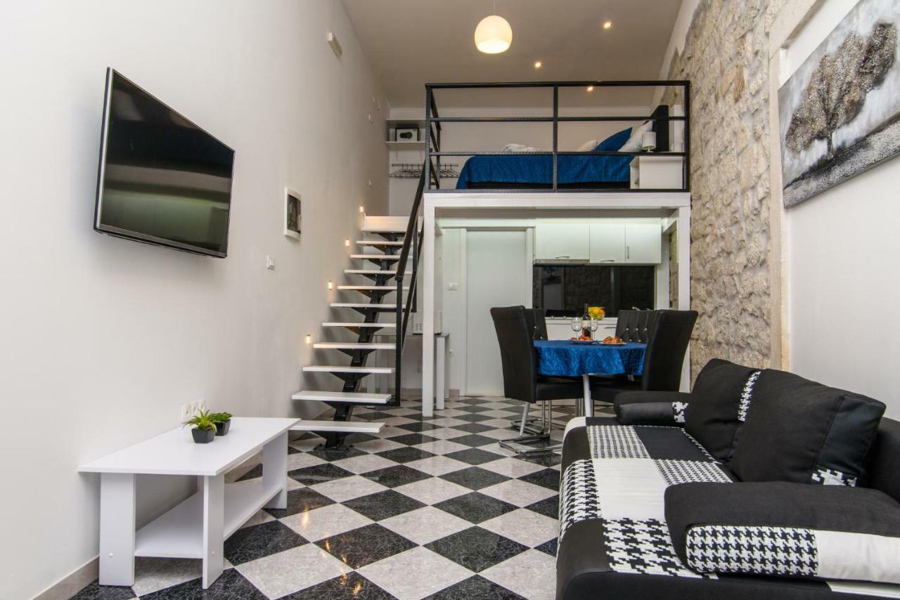 Studio Apartman Rea Трогир Екстериор снимка