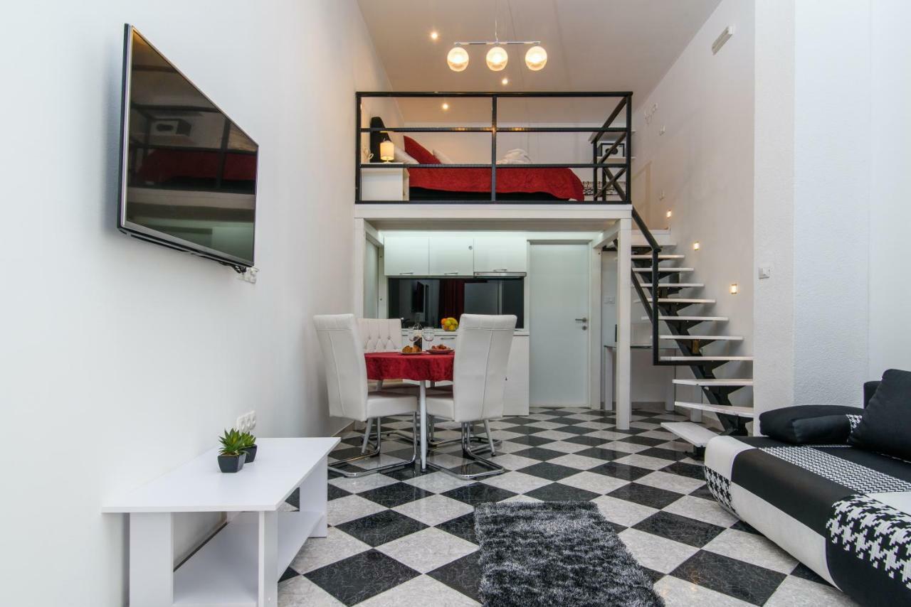 Studio Apartman Rea Трогир Екстериор снимка