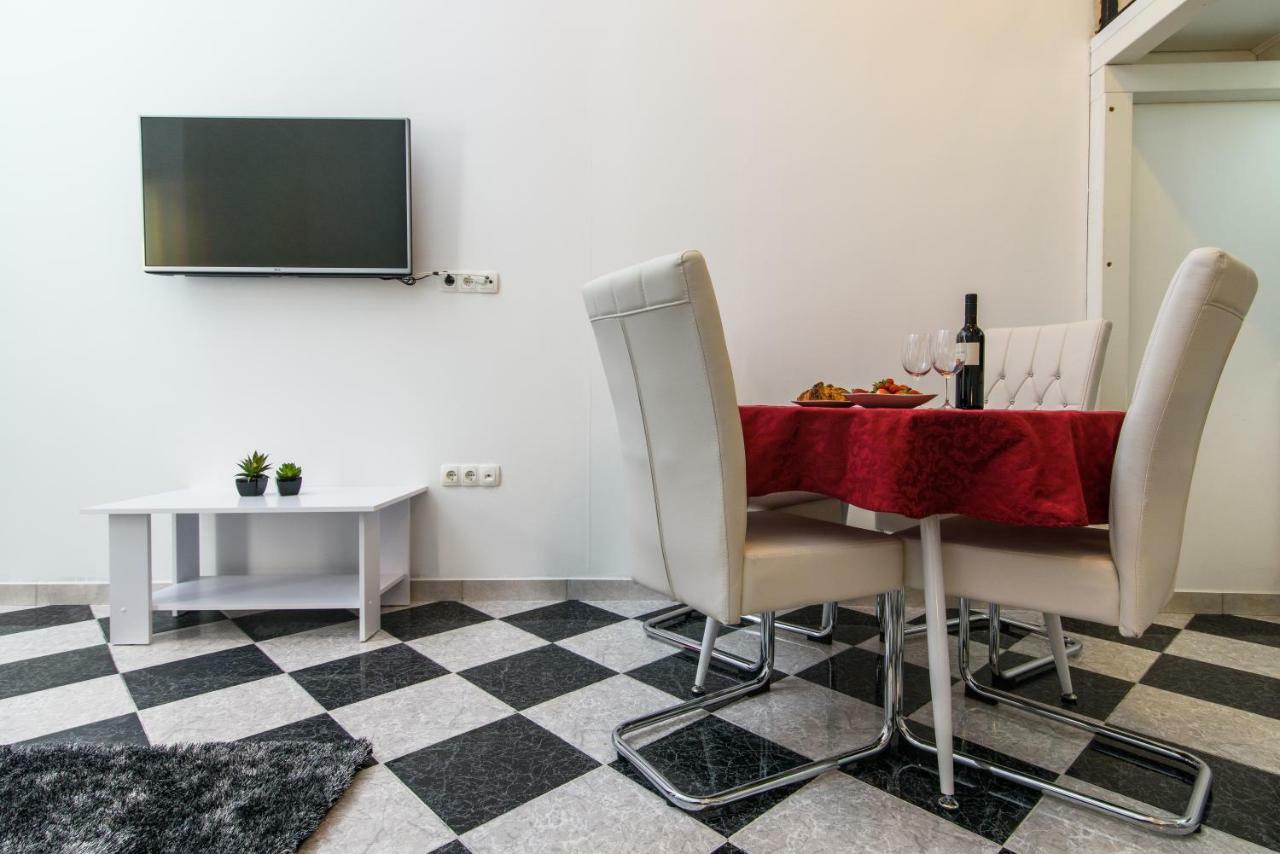 Studio Apartman Rea Трогир Екстериор снимка