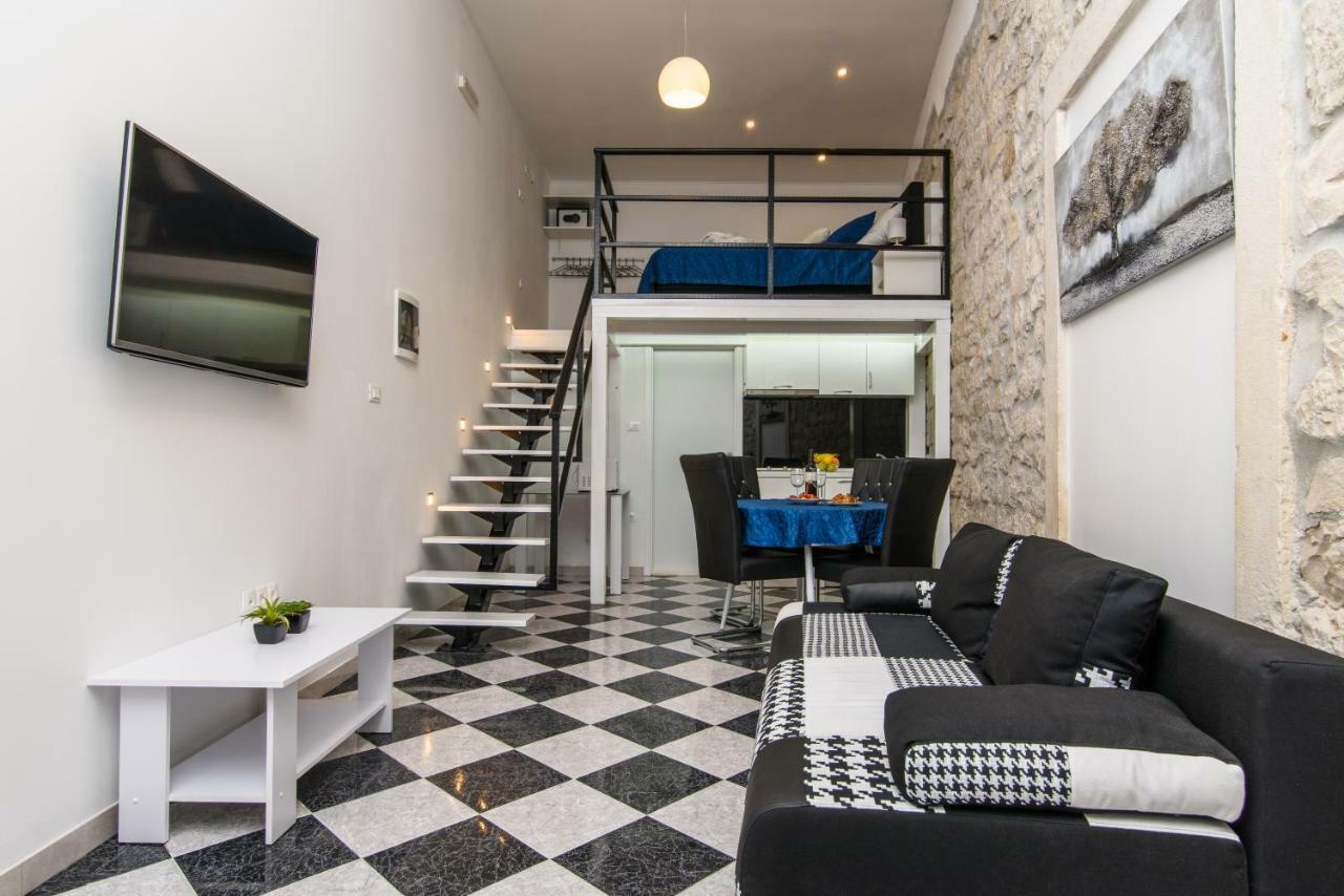 Studio Apartman Rea Трогир Екстериор снимка