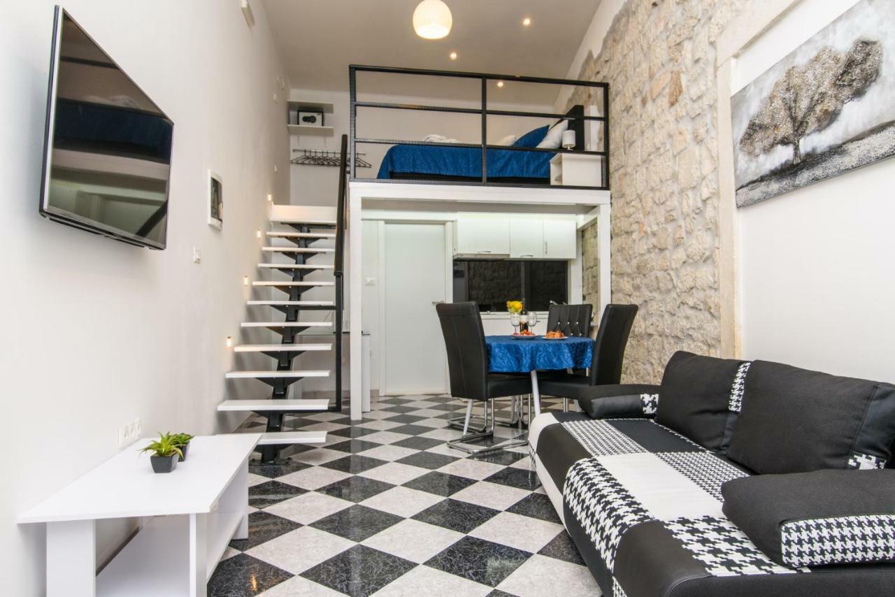 Studio Apartman Rea Трогир Екстериор снимка